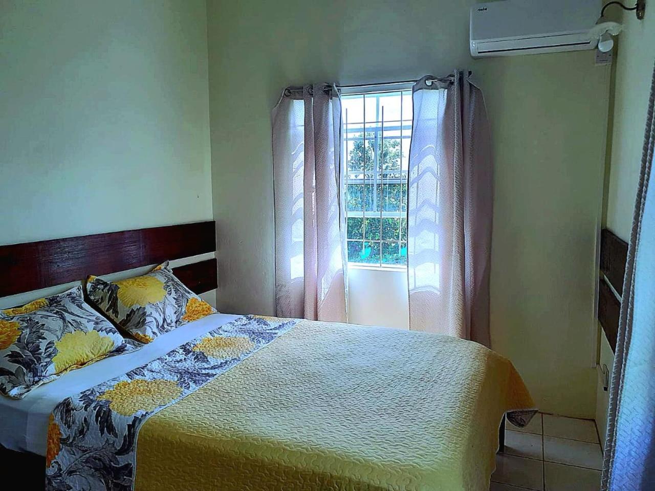 Juju'S Cottage With Magnificent Views Laborie 外观 照片